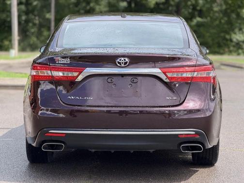 Burgundy 2016 Toyota Avalon