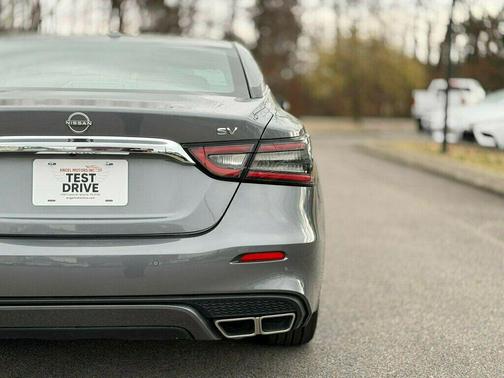 2023 Nissan Maxima SV