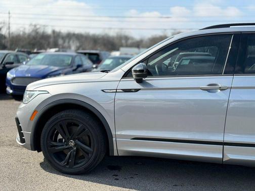 2023 Volkswagen Tiguan 2.0T SE R-Line Black 4MOTION