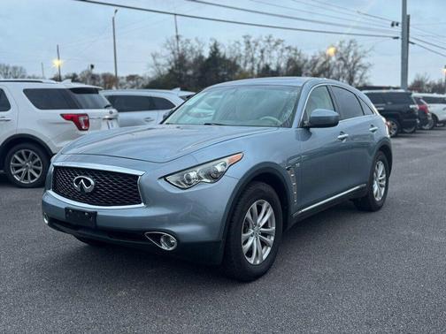 2017 INFINITI QX70 Base