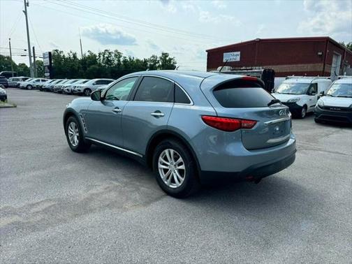 2017 INFINITI QX70 Base