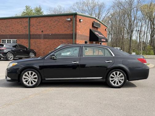 Black 2011 Toyota Avalon Limited