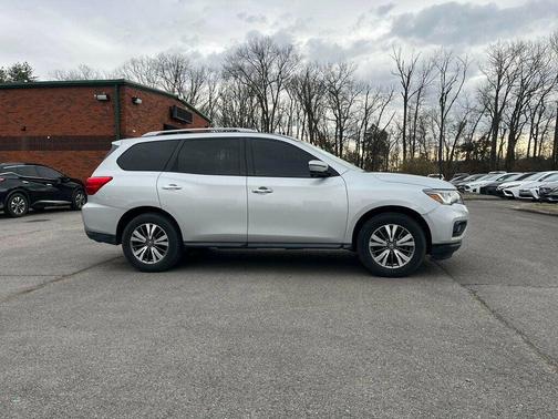 2019 Nissan Pathfinder SL