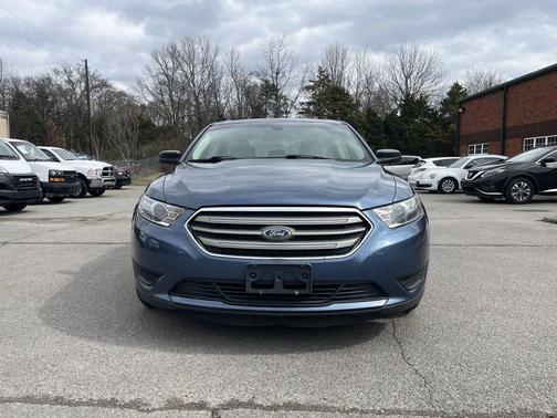 2018 Ford Taurus SE