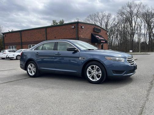 2018 Ford Taurus SE
