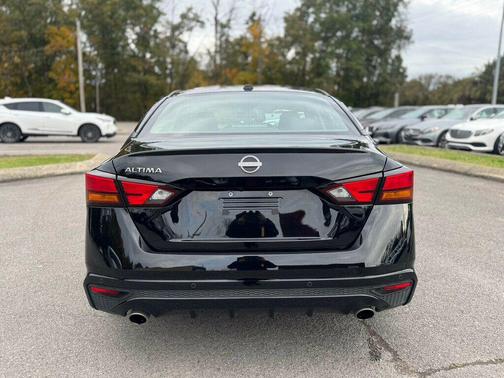 2025 Nissan Altima SV FWD