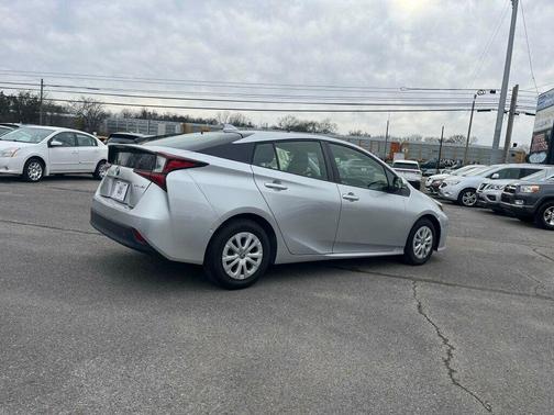 2022 Toyota Prius SPECIOUS SEDAN, GAS SAVER!