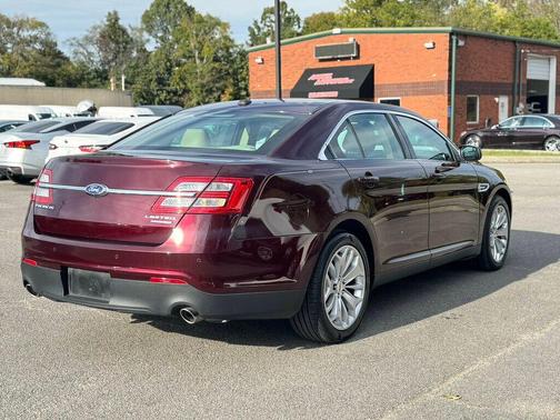2019 Ford Taurus Limited