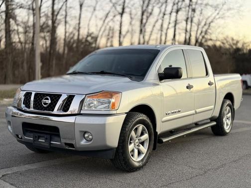 2014 Nissan Titan SV