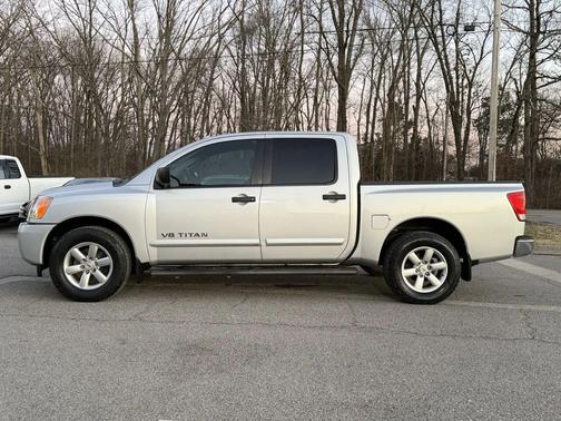 2014 Nissan Titan SV