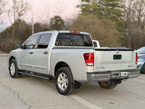 2014 Nissan Titan SV