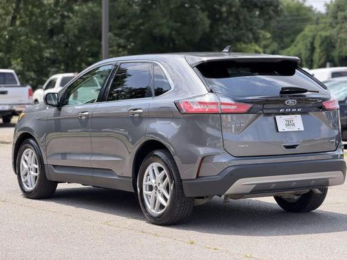 Carbonized Gray 2024 Ford Edge SEL