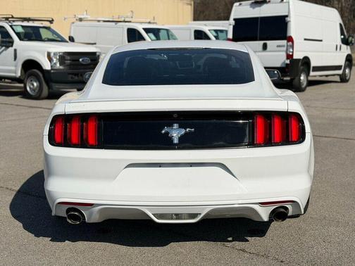 2015 Ford Mustang V6