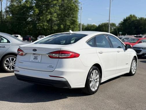 Oxford White 2019 Ford Fusion Hybrid SE