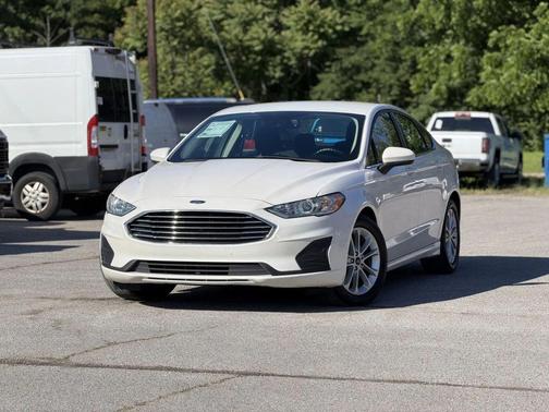 White Platinum Metallic Tri-Coat 2020 Ford Fusion SE