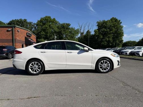 White Platinum Metallic Tri-Coat 2020 Ford Fusion SE