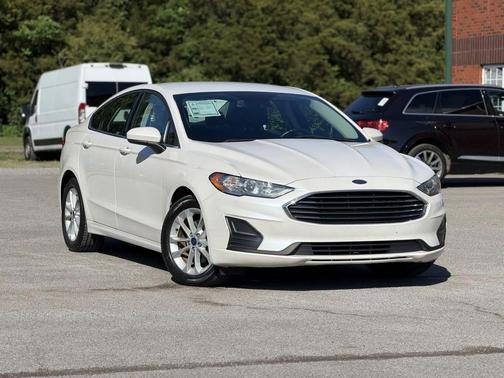 White Platinum Metallic Tri-Coat 2020 Ford Fusion SE