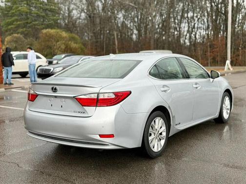 2015 Lexus ES 300h Base