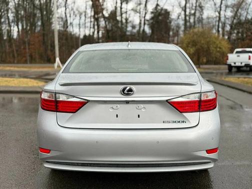 2015 Lexus ES 300h Base