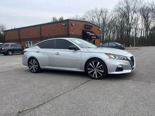 2021 Nissan Altima SR FWD