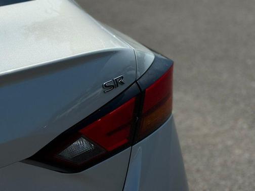 2021 Nissan Altima SR FWD