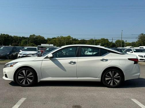 2021 Nissan Altima 2.5 SV