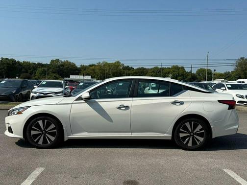 2021 Nissan Altima 2.5 SV