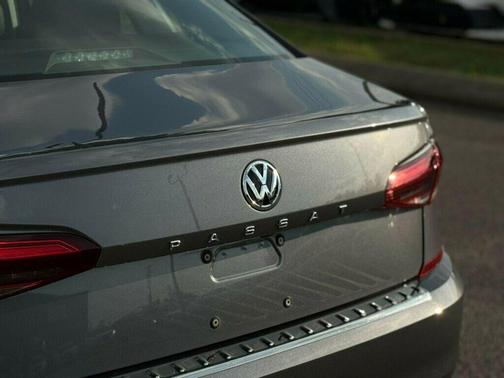2022 Volkswagen Passat 2.0T SE