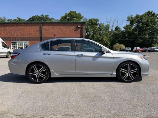 Still Night Pearl 2017 Honda Accord Sport
