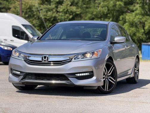 Still Night Pearl 2017 Honda Accord Sport