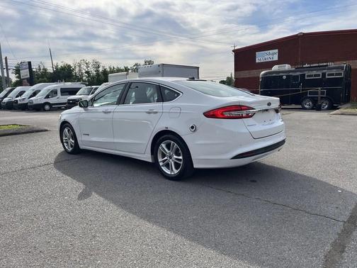 2018 Ford Fusion Hybrid SE