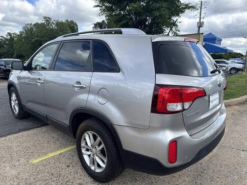 Gray 2015 Kia Sorento LX