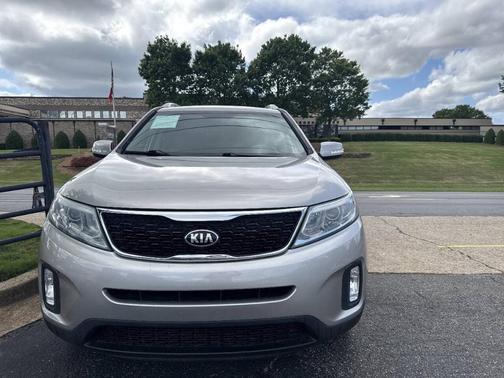 Gray 2015 Kia Sorento LX