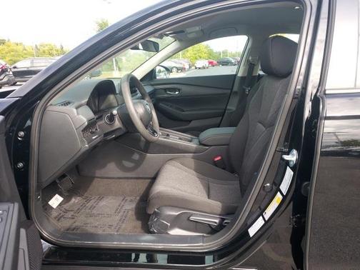 2025 Honda Accord LX 1.5T