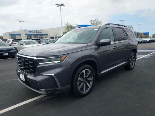 Modern Steel Metallic 2023 Honda Pilot AWD Elite