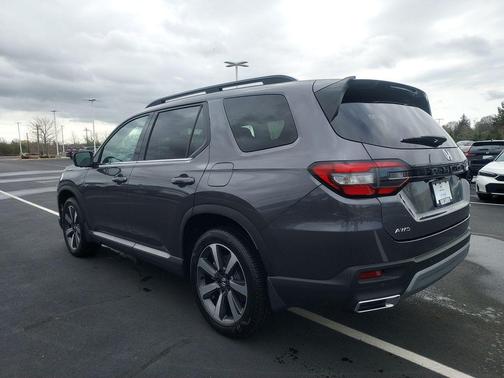 Modern Steel Metallic 2023 Honda Pilot AWD Elite