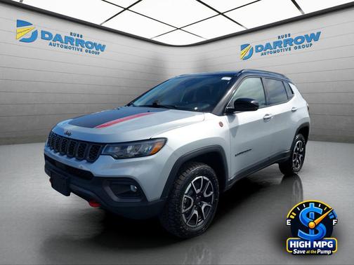 Silver Zynith Metallic Clearcoat 2025 Jeep Compass Trailhawk