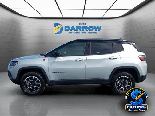 Silver Zynith Metallic Clearcoat 2025 Jeep Compass Trailhawk
