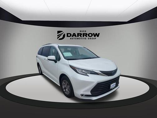 2022 Toyota Sienna XLE 7 Passenger