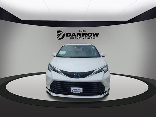 2022 Toyota Sienna XLE 7 Passenger