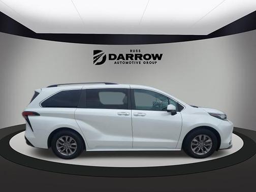 2022 Toyota Sienna XLE 7 Passenger