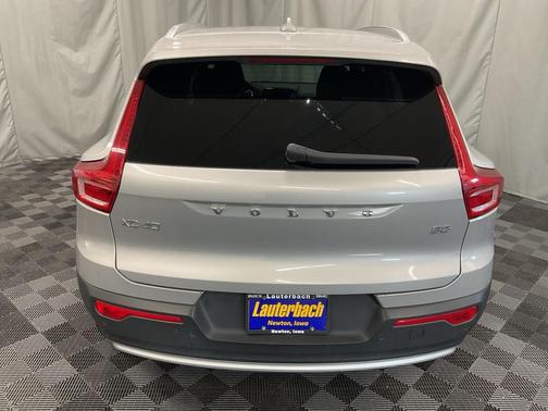 2024 Volvo XC40 B5 Core