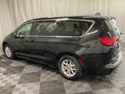 2024 Chrysler Voyager LX