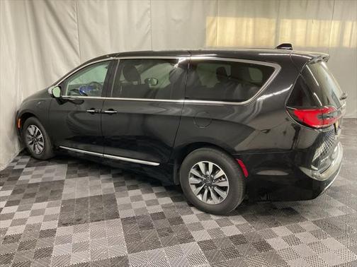 2023 Chrysler Pacifica Hybrid Limited