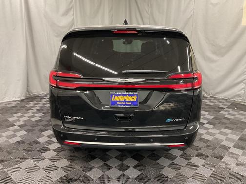 2023 Chrysler Pacifica Hybrid Limited