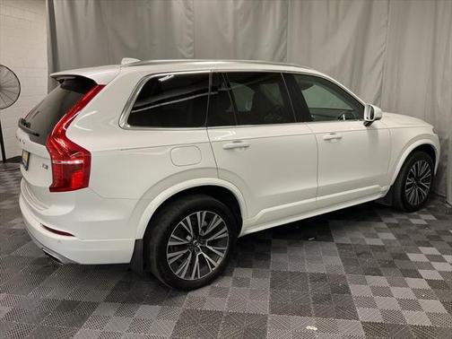 2021 Volvo XC90 T5 Momentum