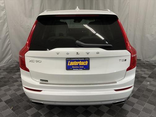 2021 Volvo XC90 T5 Momentum