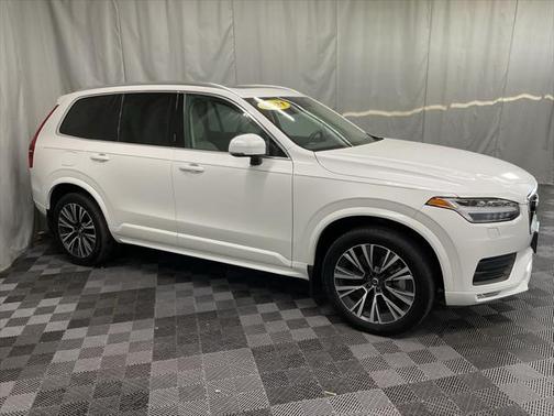 2021 Volvo XC90 T5 Momentum