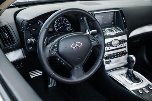 2015 INFINITI Q60 Base