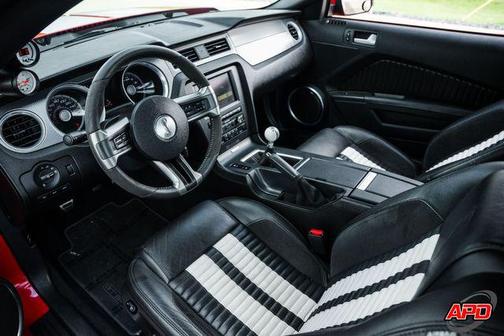 2010 Ford Shelby GT500 Base
